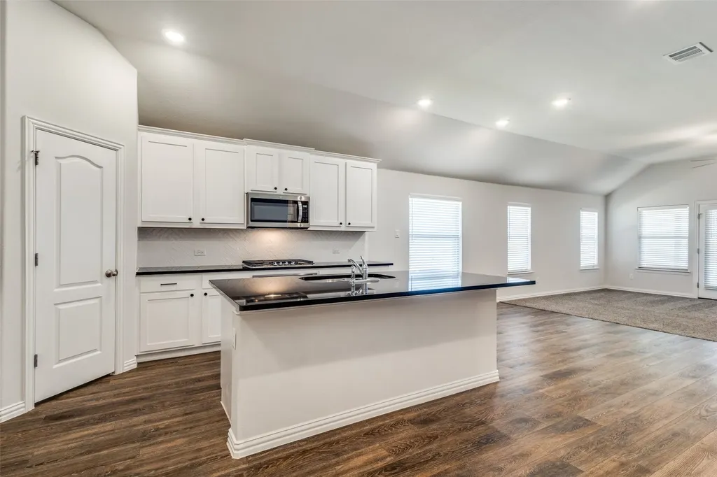 1024 Embers Lane Denton TX 76201