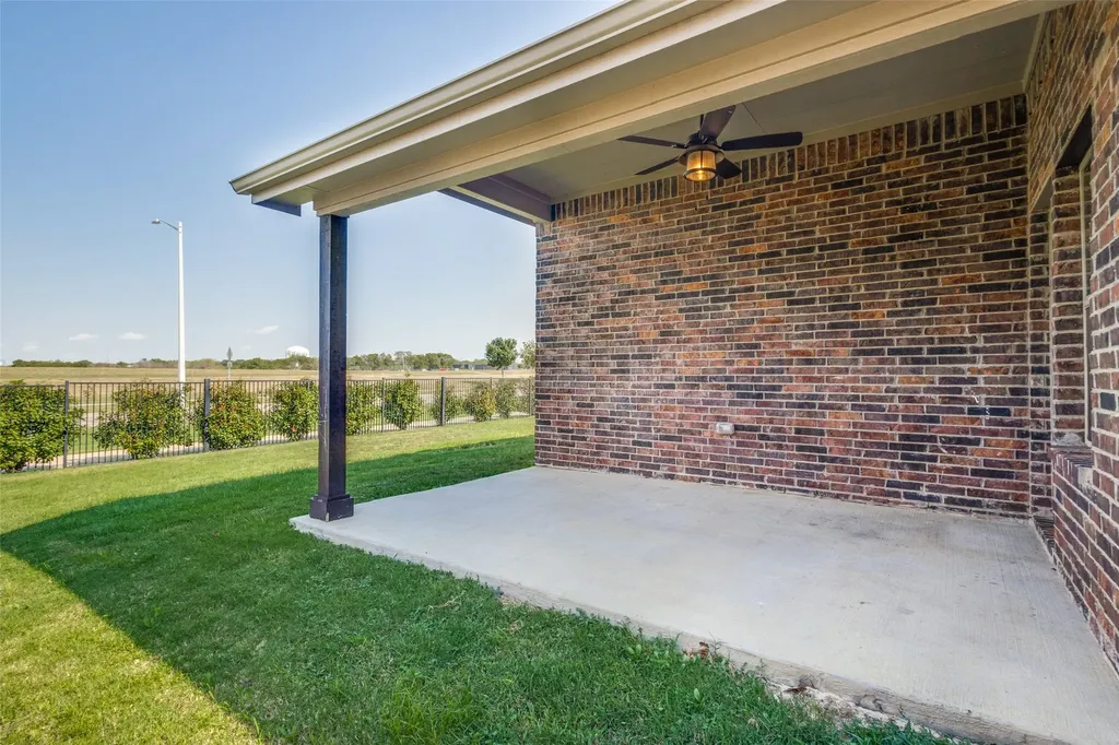1024 Embers Lane Denton TX 76201