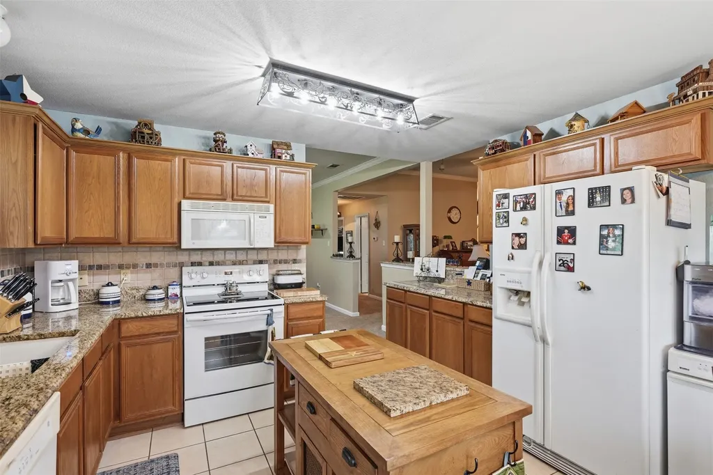 2732 Rawhide Court Haslet TX 76052
