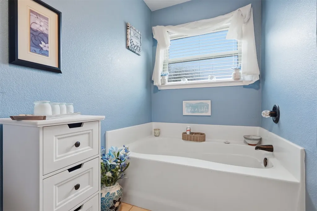 2732 Rawhide Court Haslet TX 76052
