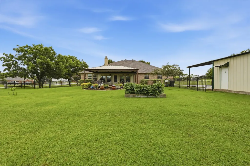 2732 Rawhide Court Haslet TX 76052