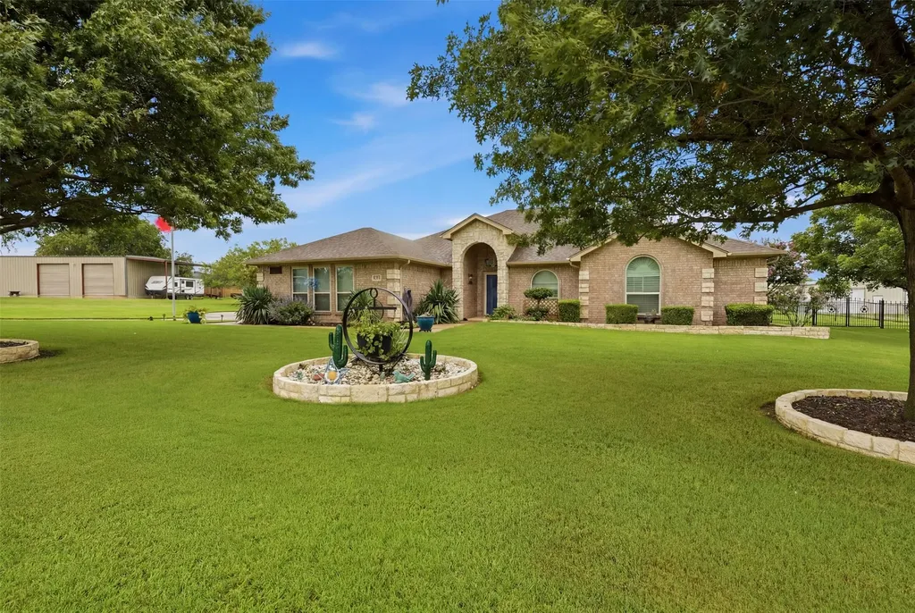 2732 Rawhide Court Haslet TX 76052