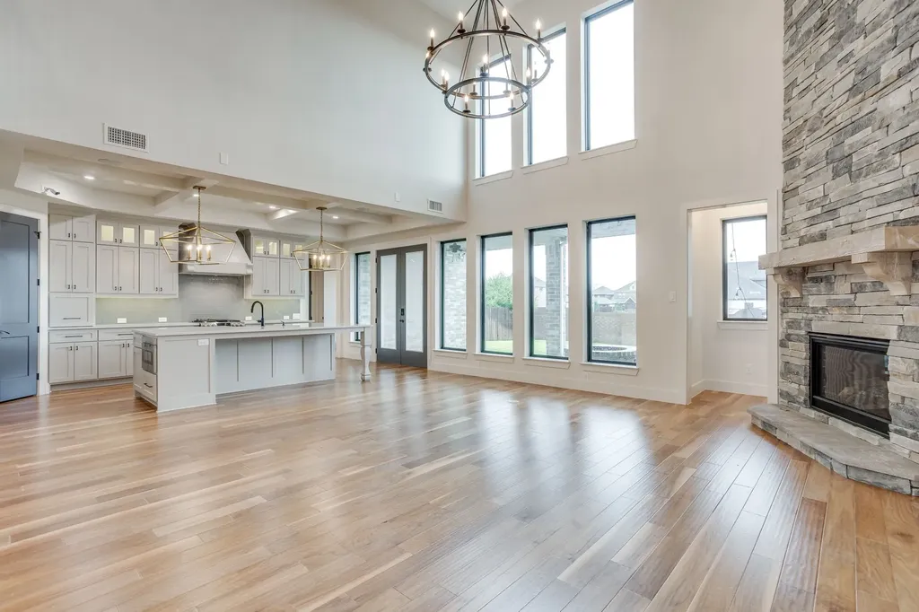 140 Mckinley Drive Burleson TX 76028