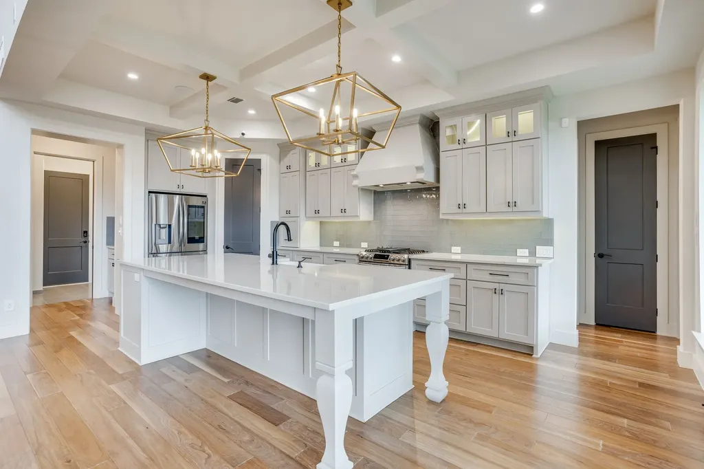 140 Mckinley Drive Burleson TX 76028