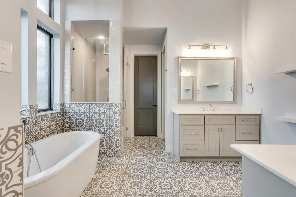 140 Mckinley Drive Burleson TX 76028