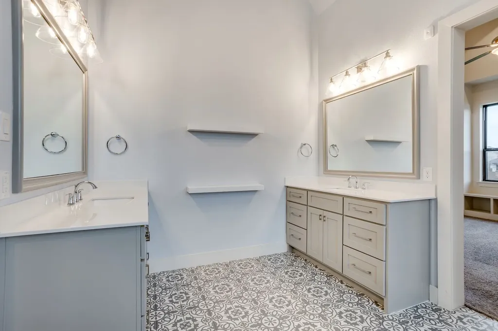 140 Mckinley Drive Burleson TX 76028