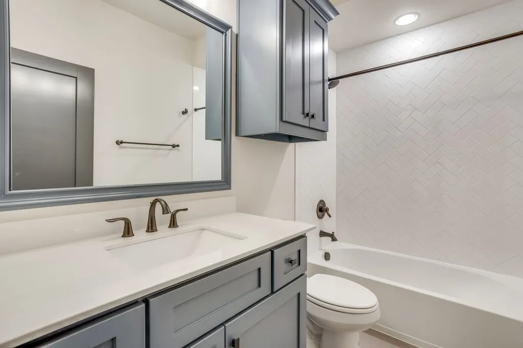 140 Mckinley Drive Burleson TX 76028