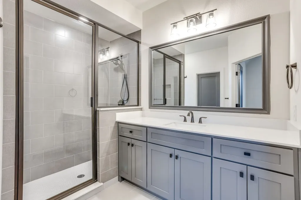 140 Mckinley Drive Burleson TX 76028