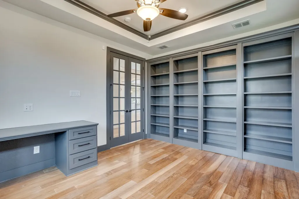 140 Mckinley Drive Burleson TX 76028