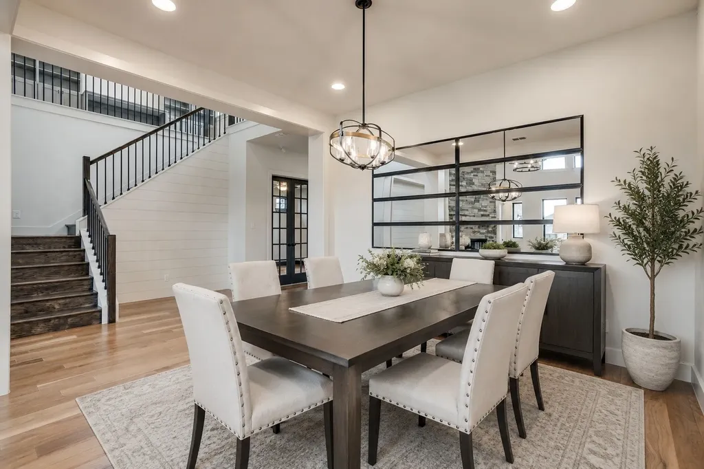 140 Mckinley Drive Burleson TX 76028
