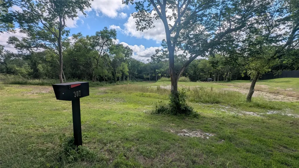 307 Ridgeview Road Sherman TX 75092