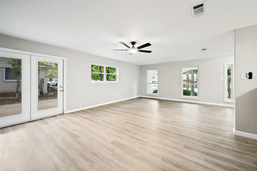 444 Billy Creek Circle Hurst TX 76053