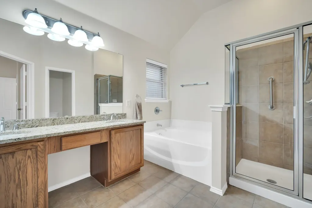 201 Old Settlers Trail Waxahachie TX 75167