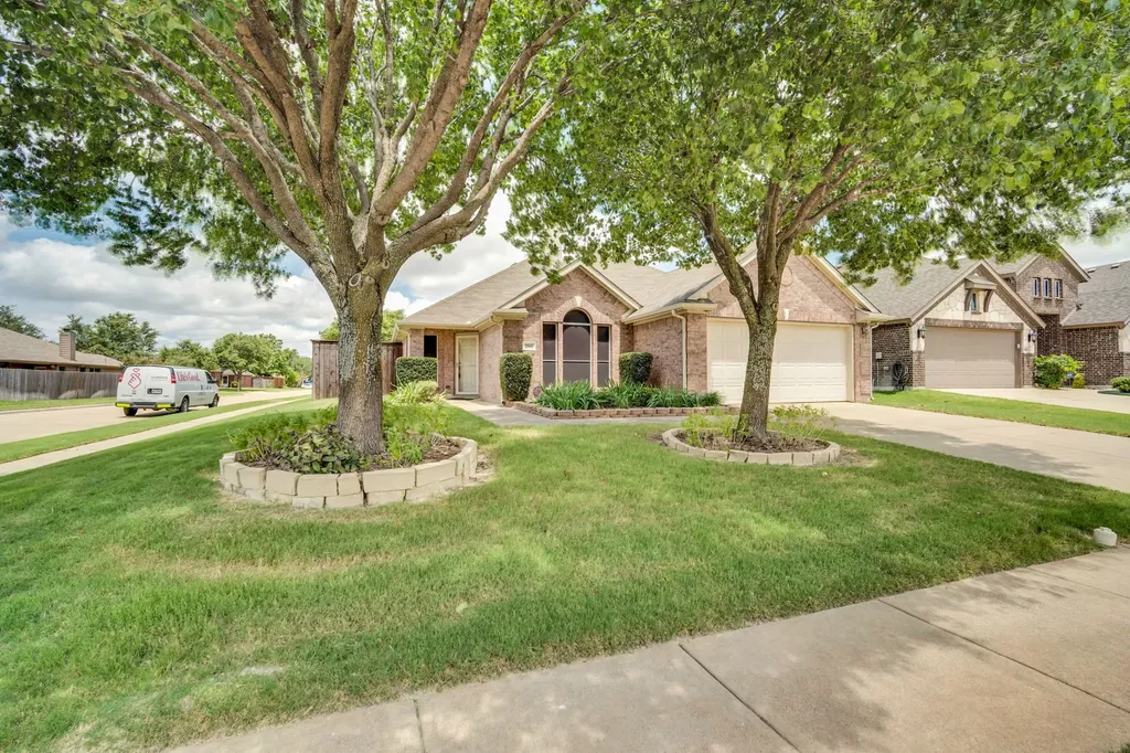 201 Old Settlers Trail Waxahachie TX 75167