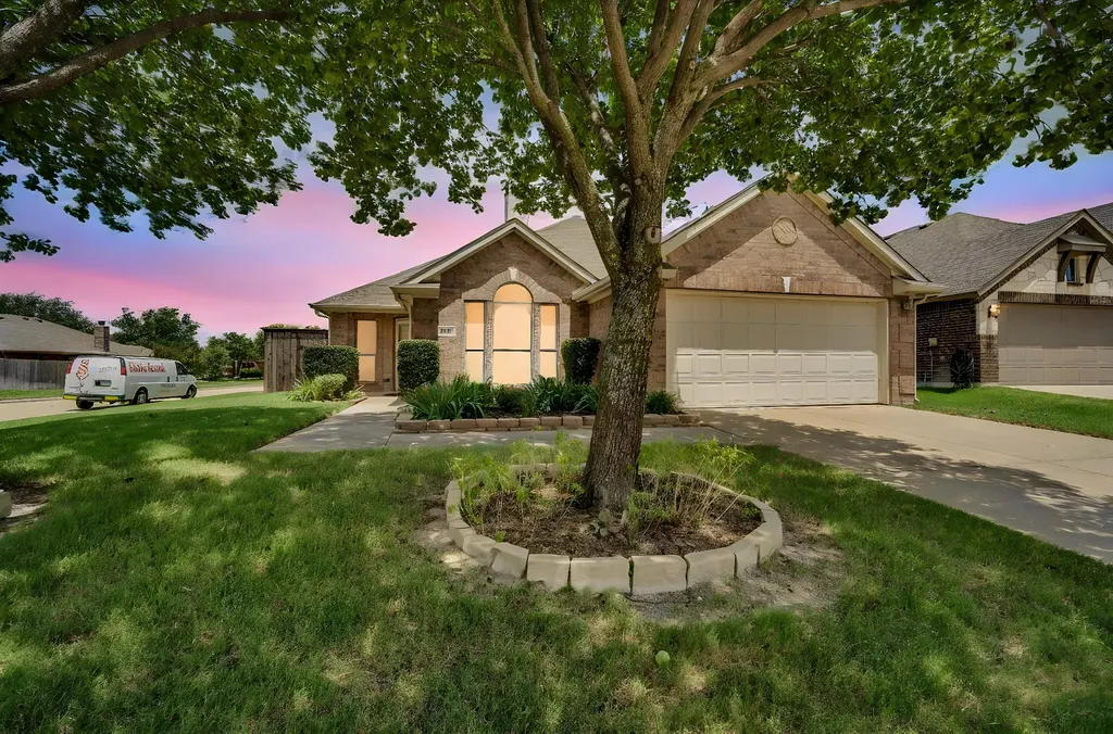 201 Old Settlers Trail Waxahachie TX 75167