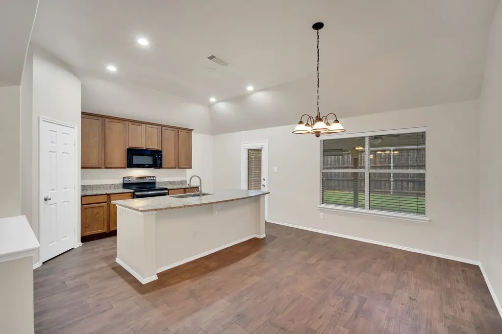 201 Old Settlers Trail Waxahachie TX 75167