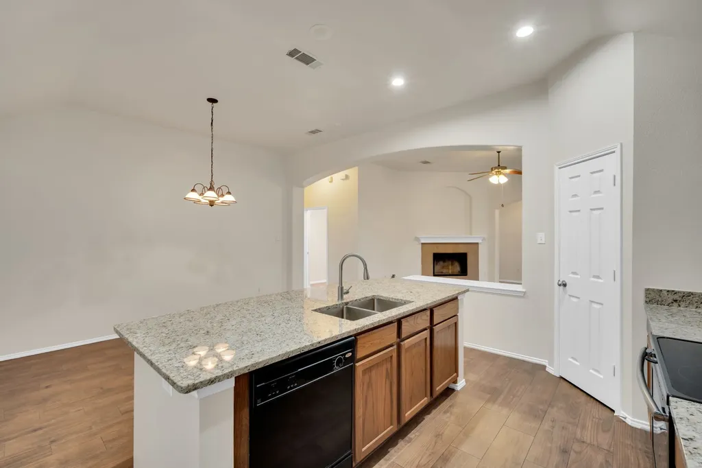 201 Old Settlers Trail Waxahachie TX 75167