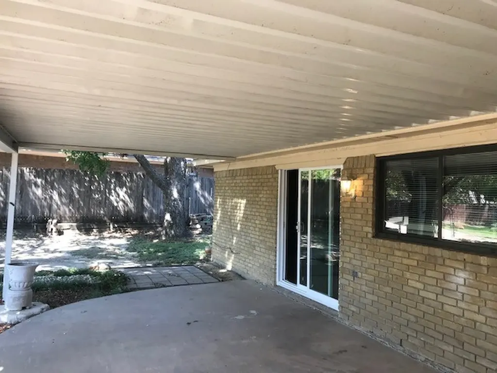 4009 Azalea Lane Garland TX 75043