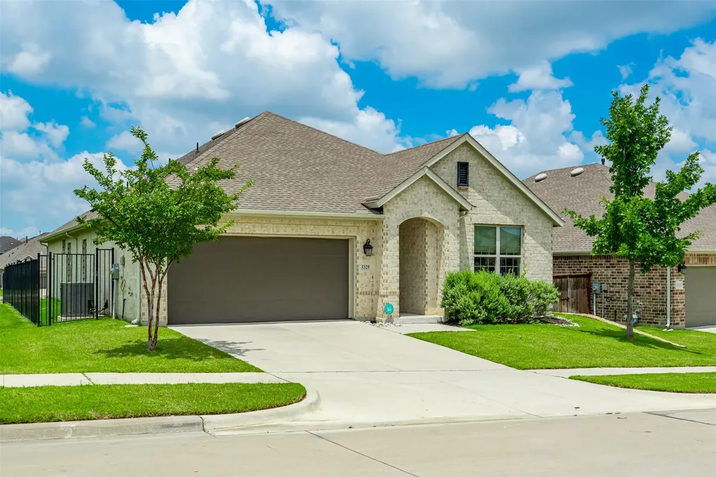 5329 Waterview Court Haltom City TX 76137