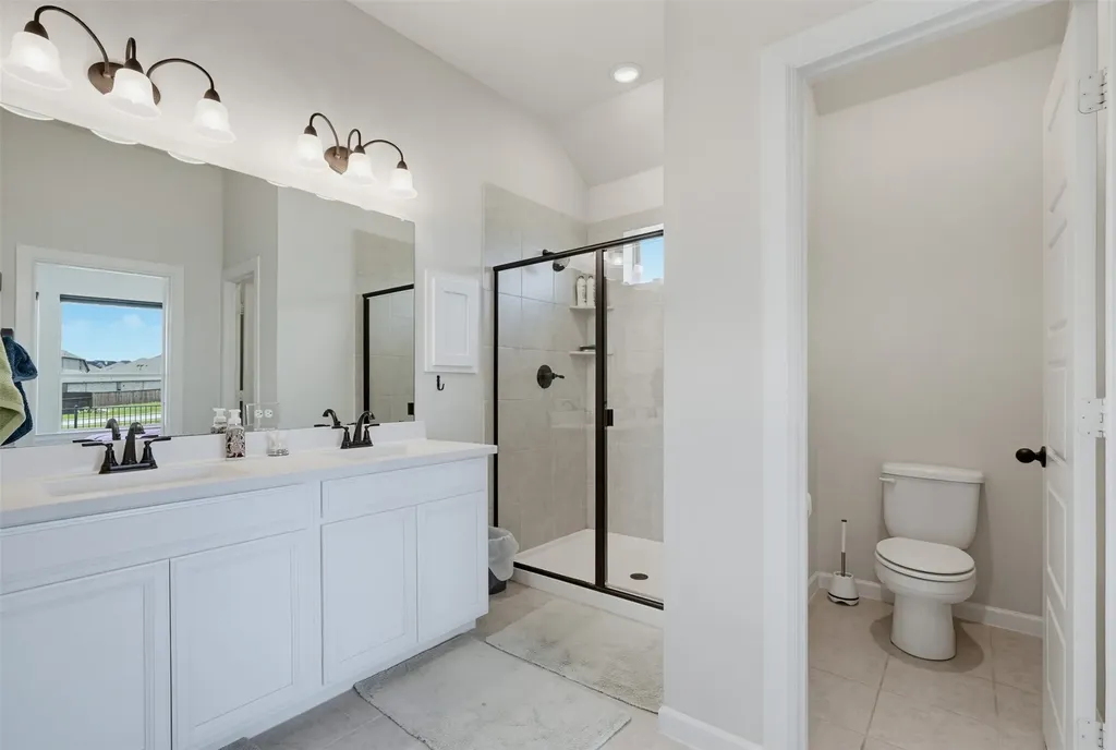 5329 Waterview Court Haltom City TX 76137