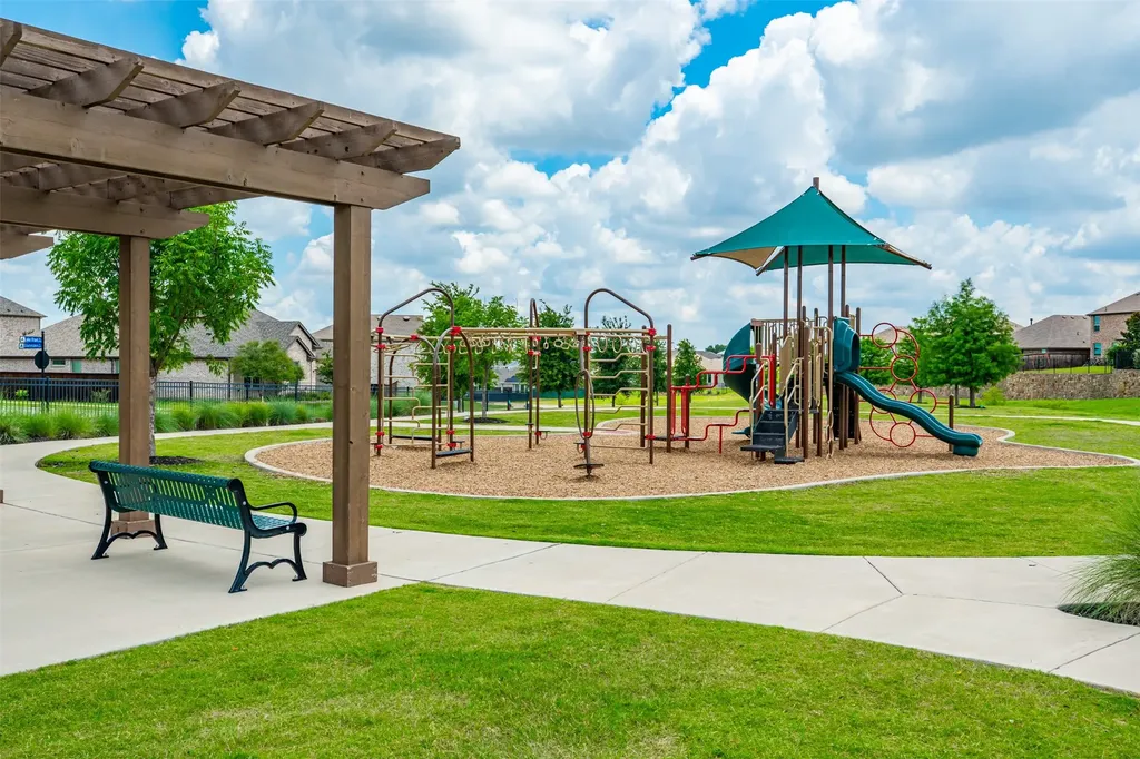 5329 Waterview Court Haltom City TX 76137