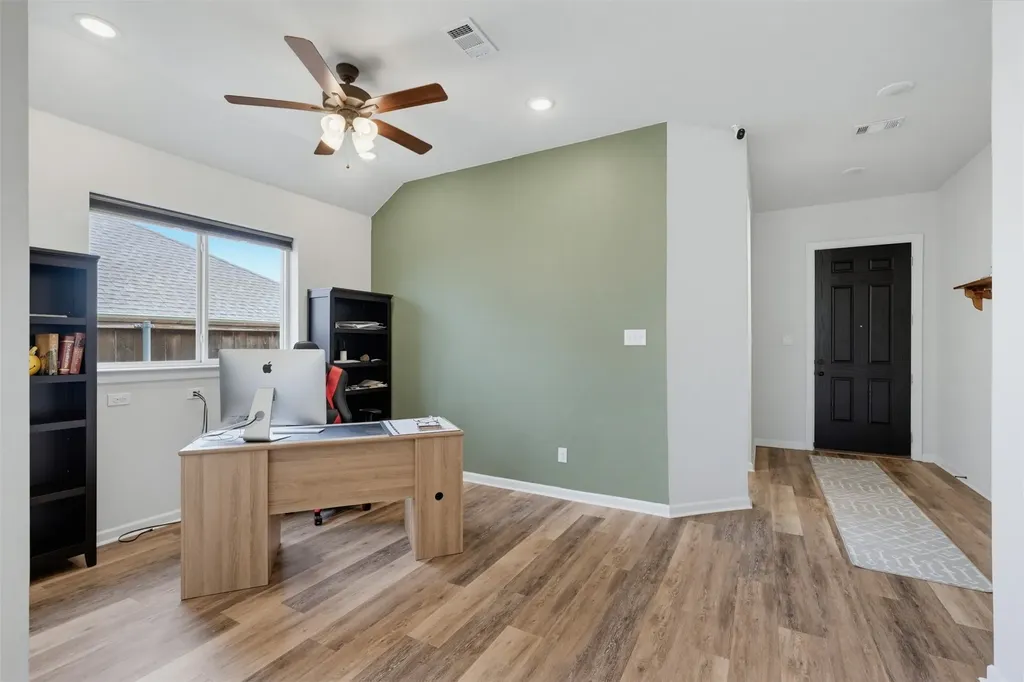 5329 Waterview Court Haltom City TX 76137
