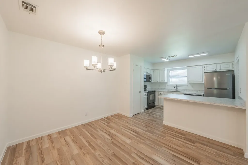 1204 Harwell Drive Arlington TX 76011