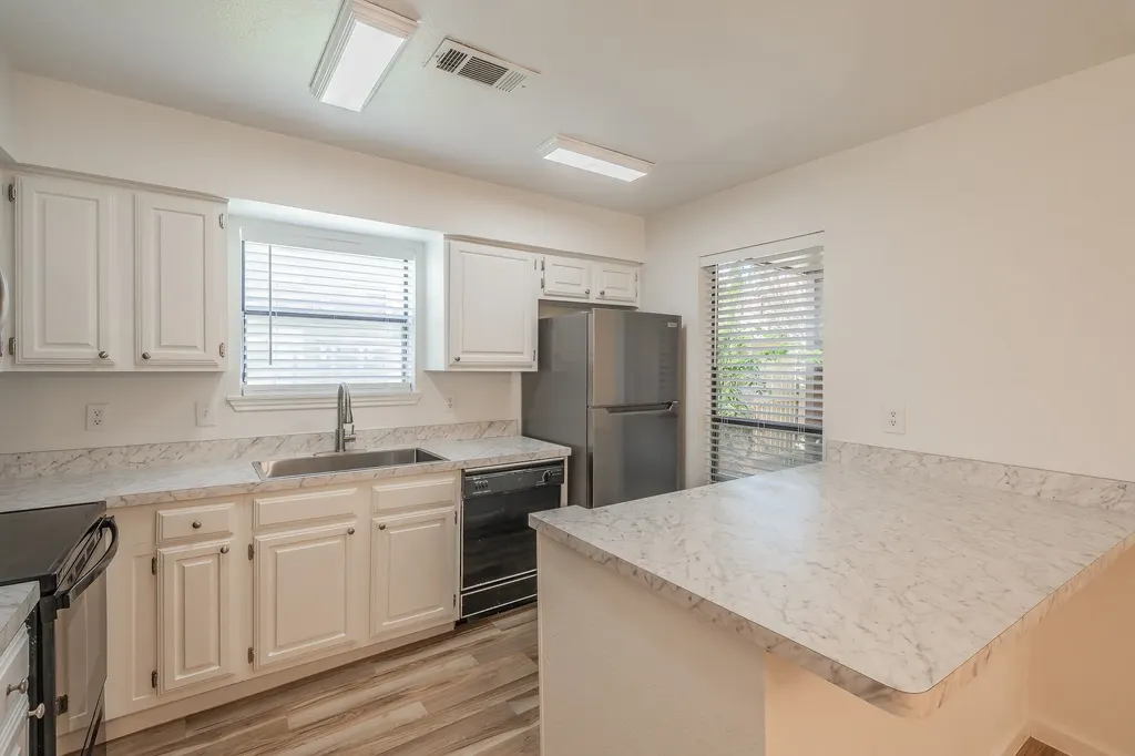 1204 Harwell Drive Arlington TX 76011