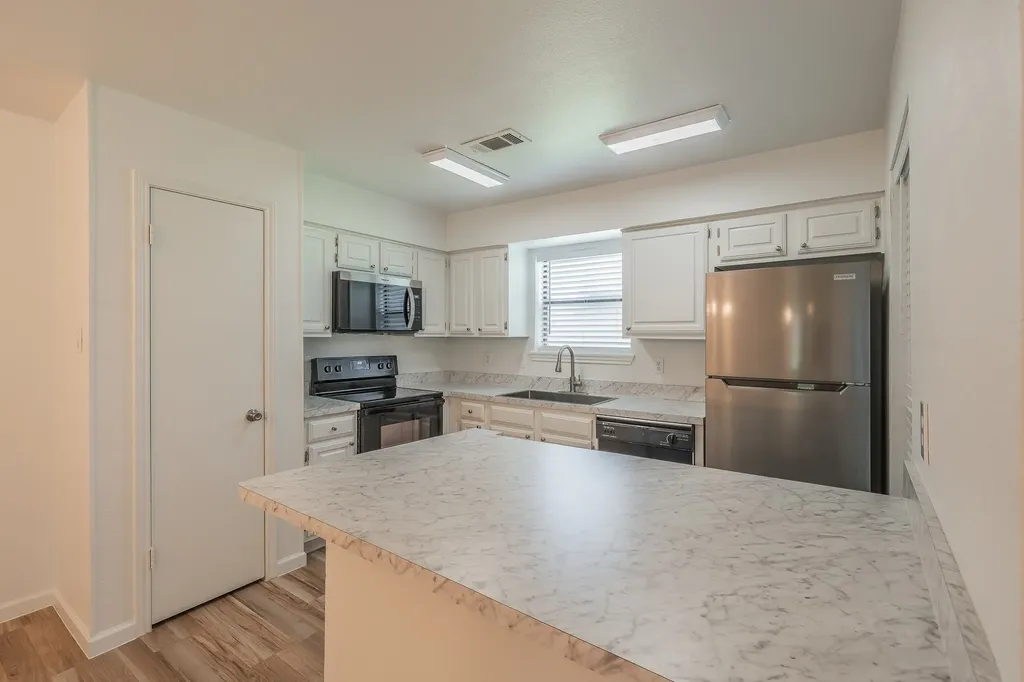 1204 Harwell Drive Arlington TX 76011