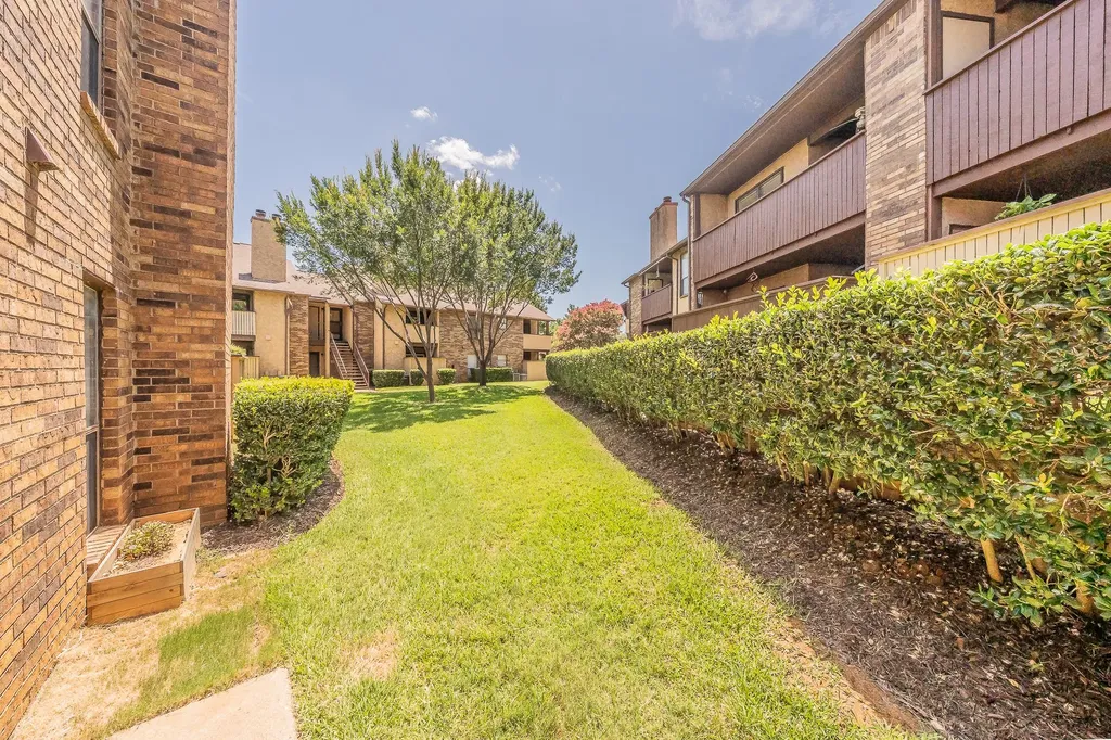 1204 Harwell Drive Arlington TX 76011