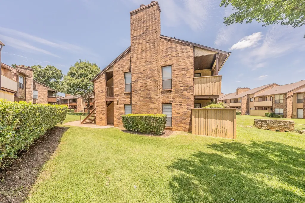 1204 Harwell Drive Arlington TX 76011