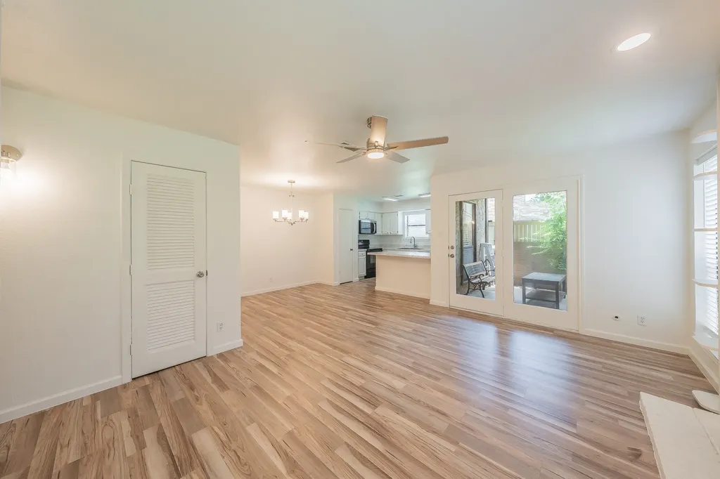1204 Harwell Drive Arlington TX 76011