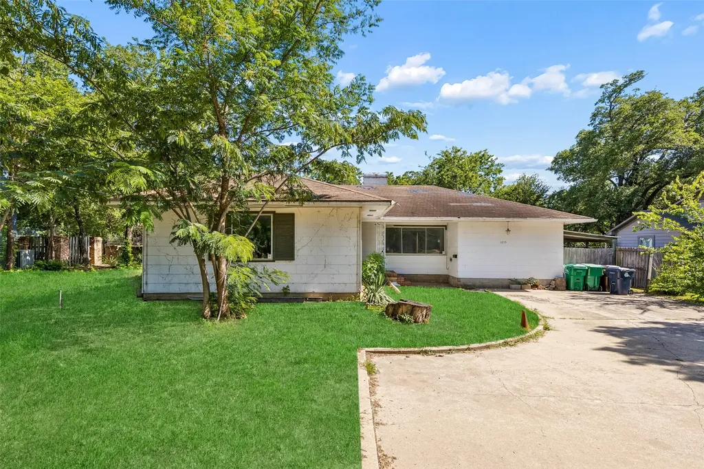 1815 W Oak Street Denton TX 76201