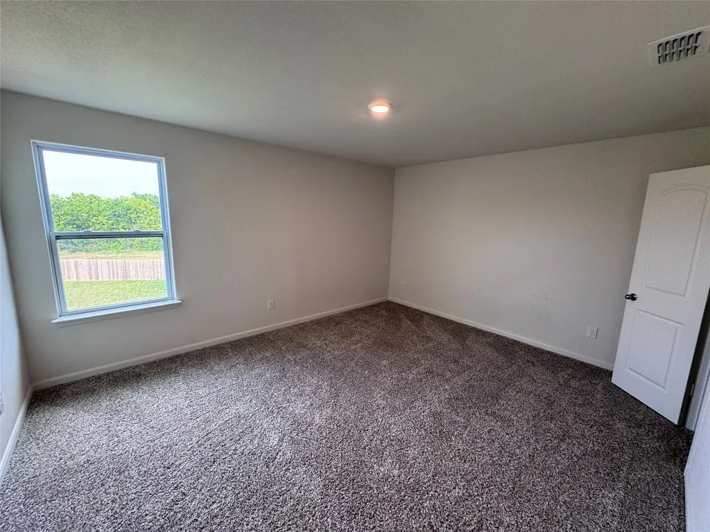 152 Banjo Trail Newark TX 76071