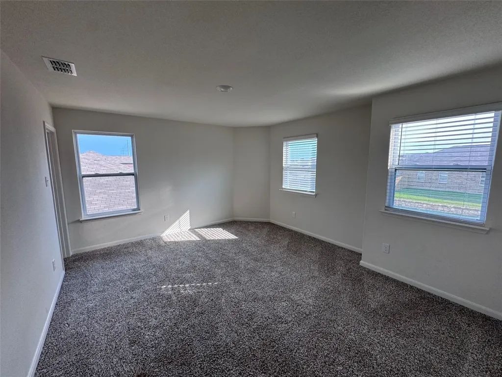 152 Banjo Trail Newark TX 76071