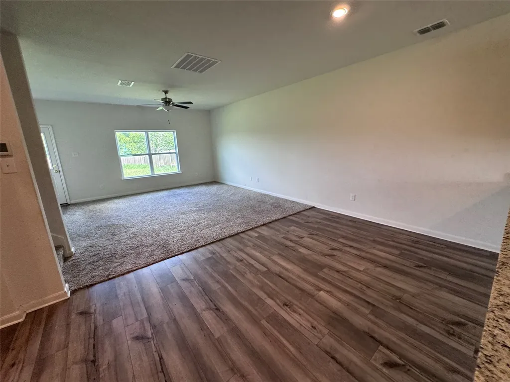 152 Banjo Trail Newark TX 76071