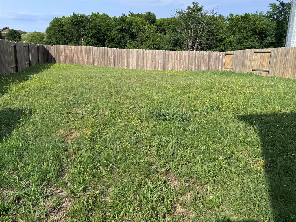 152 Banjo Trail Newark TX 76071