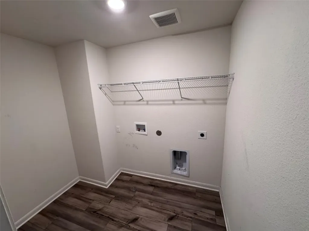 152 Banjo Trail Newark TX 76071
