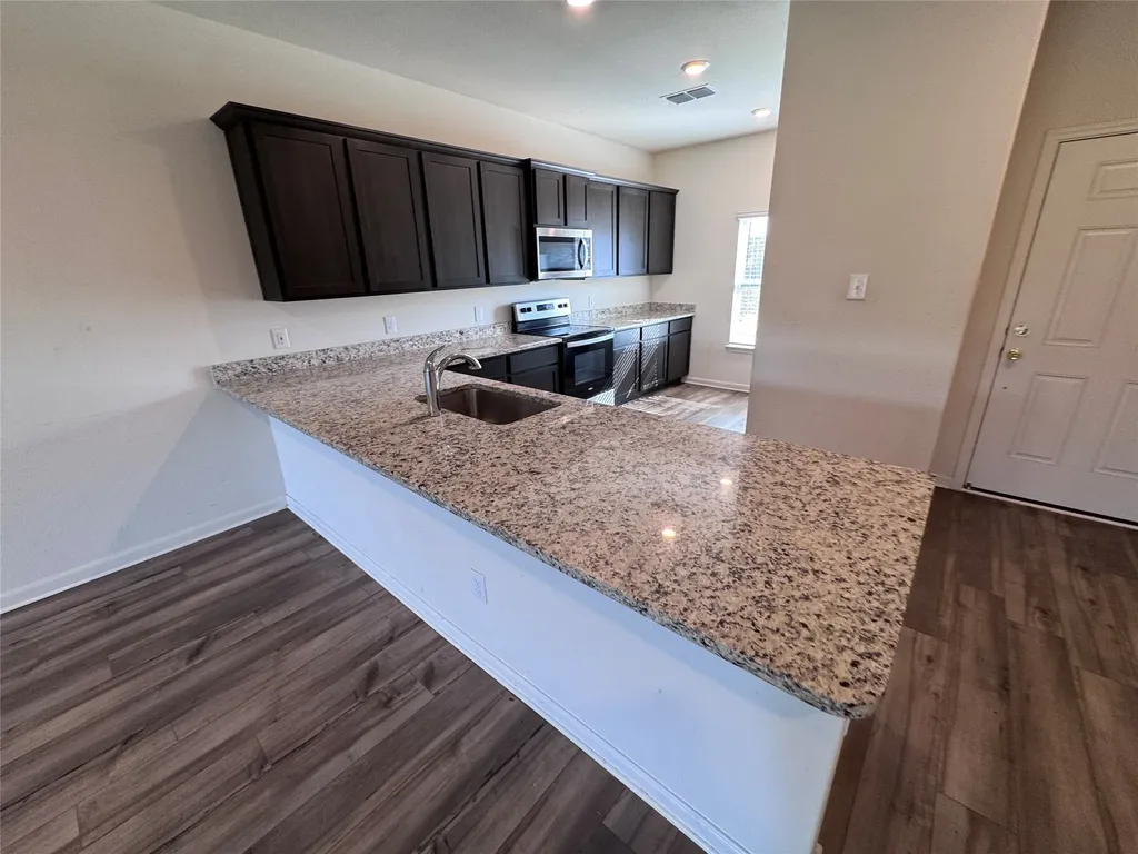 152 Banjo Trail Newark TX 76071