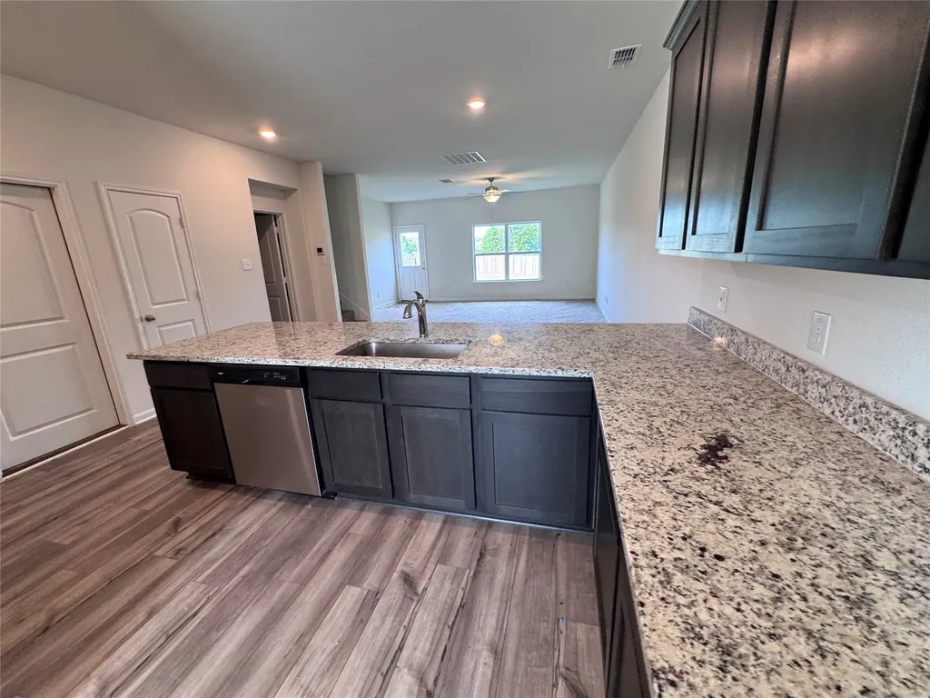 152 Banjo Trail Newark TX 76071