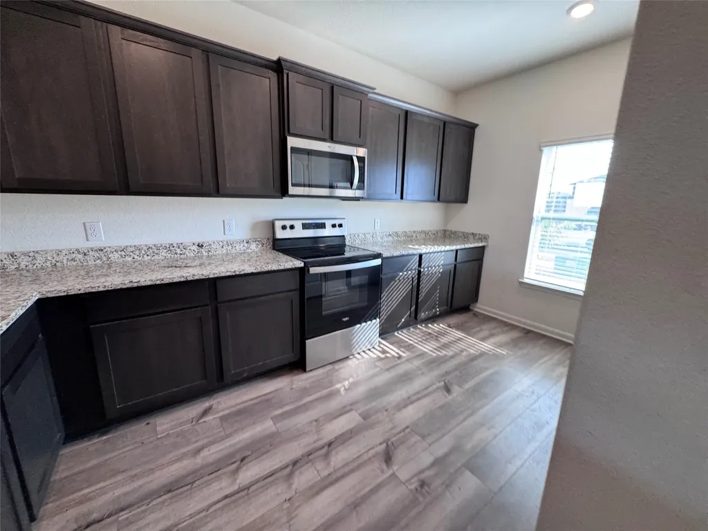 152 Banjo Trail Newark TX 76071