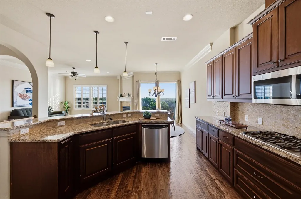 563 Rockingham Drive Irving TX 75063
