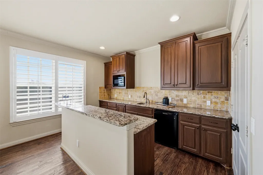 563 Rockingham Drive Irving TX 75063