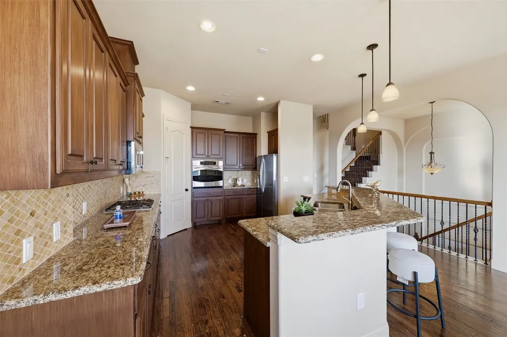 563 Rockingham Drive Irving TX 75063
