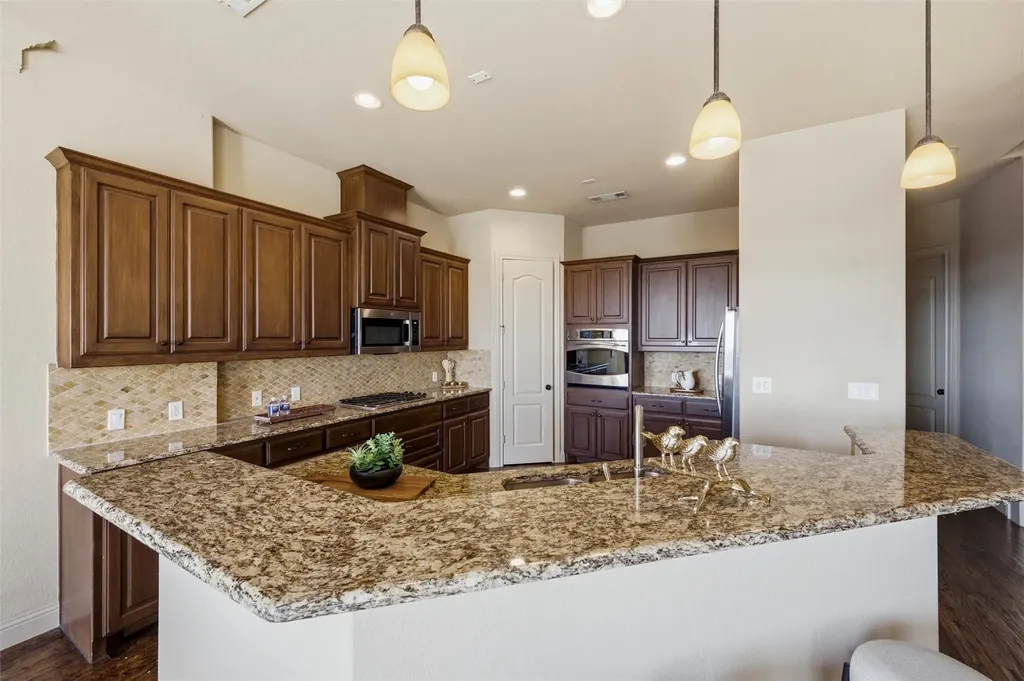 563 Rockingham Drive Irving TX 75063