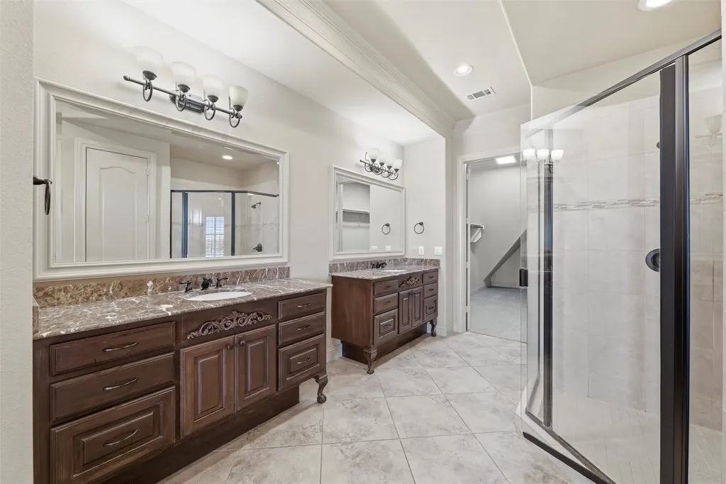563 Rockingham Drive Irving TX 75063