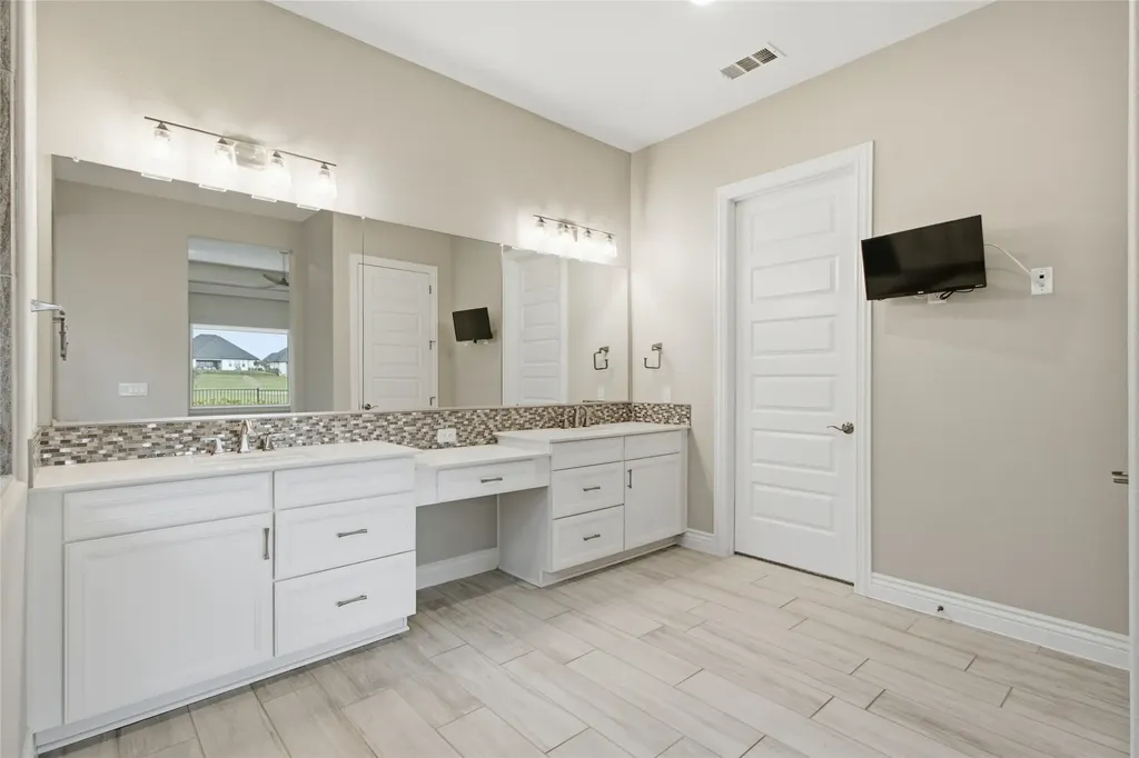 10908 Goodland Drive Denton TX 76207