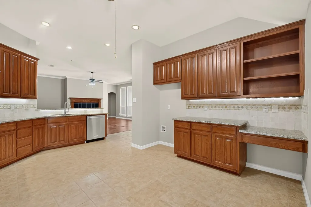 6400 Day Spring Drive The Colony TX 75056