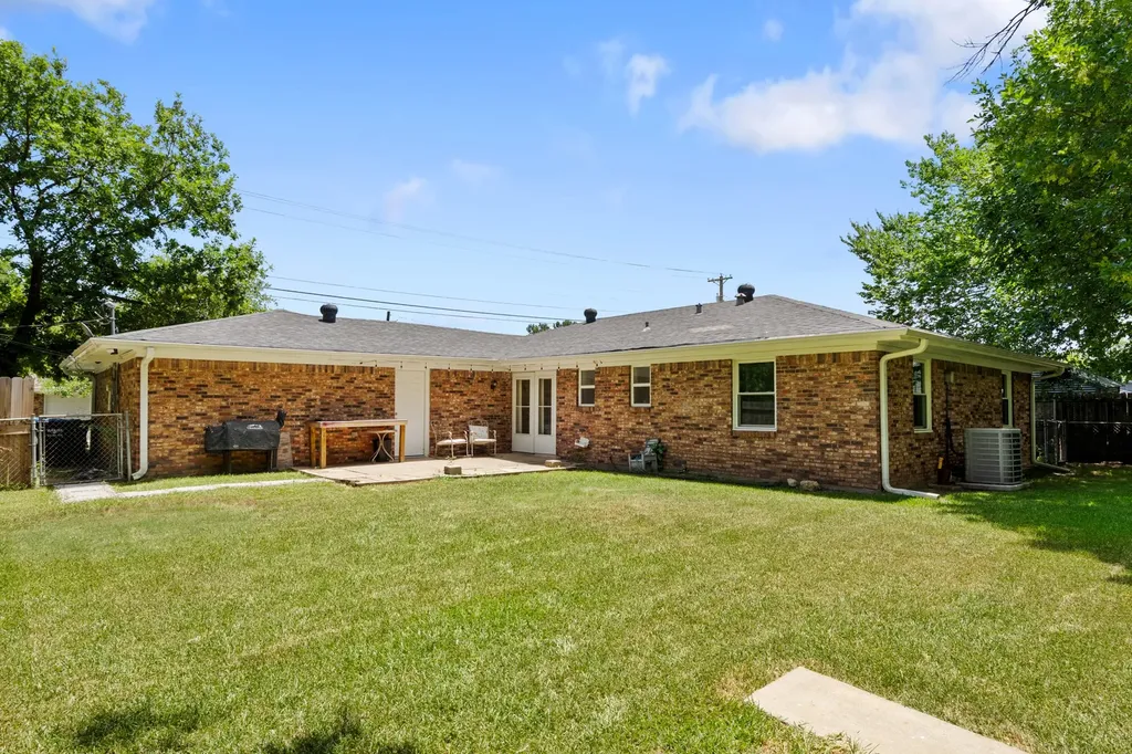 6204 Sayle Street Greenville TX 75402