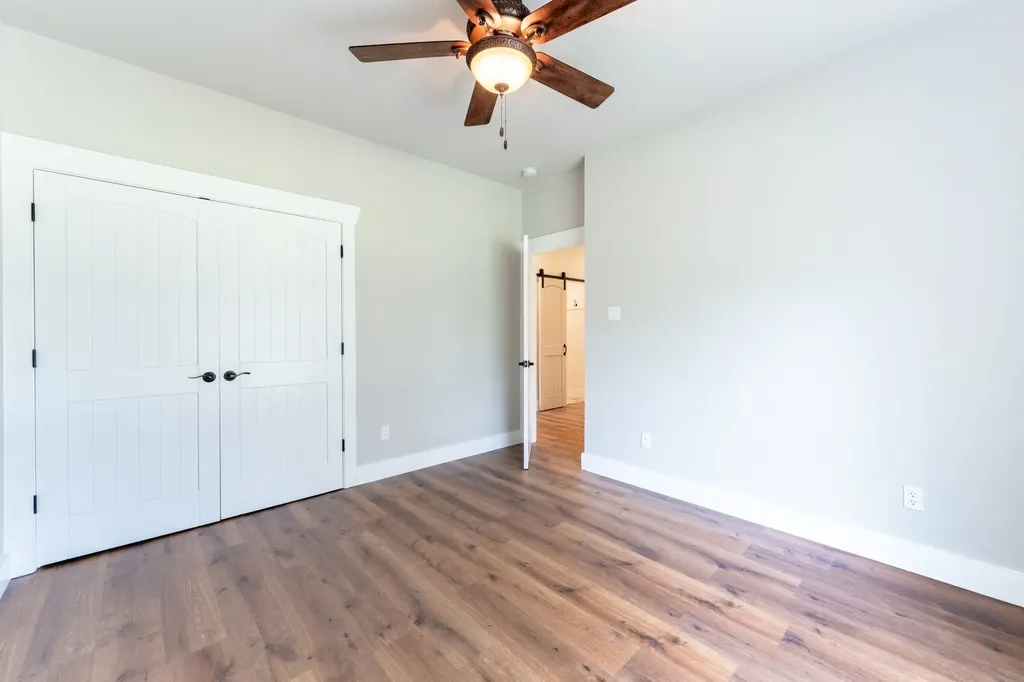 38 Jubilee Farm Road Bells TX 75414